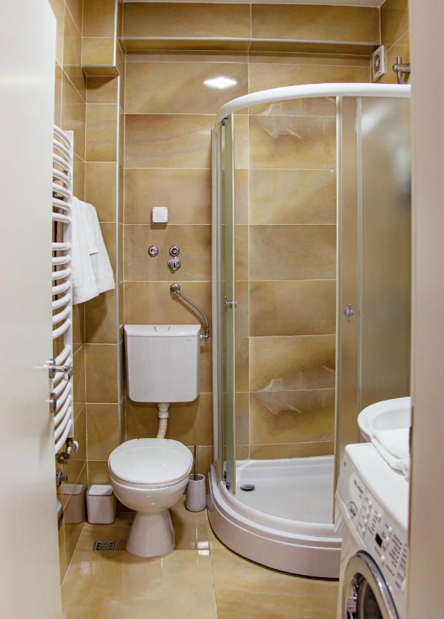 Apartman Mia Sremska Mitrovica Buitenkant foto