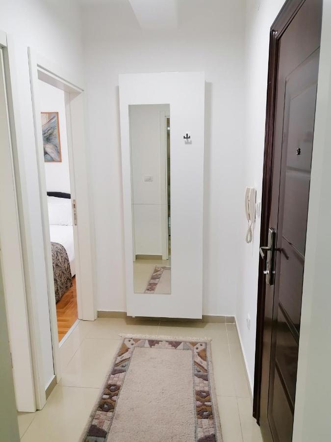 Apartman Mia Sremska Mitrovica Buitenkant foto