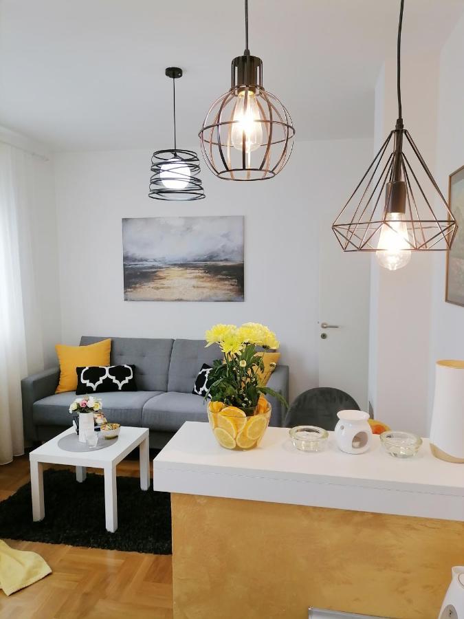Apartman Mia Sremska Mitrovica Buitenkant foto
